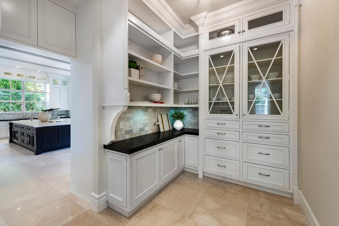 For Sale: $10,875,000 (7 beds, 8 baths, 9545 Square Feet)