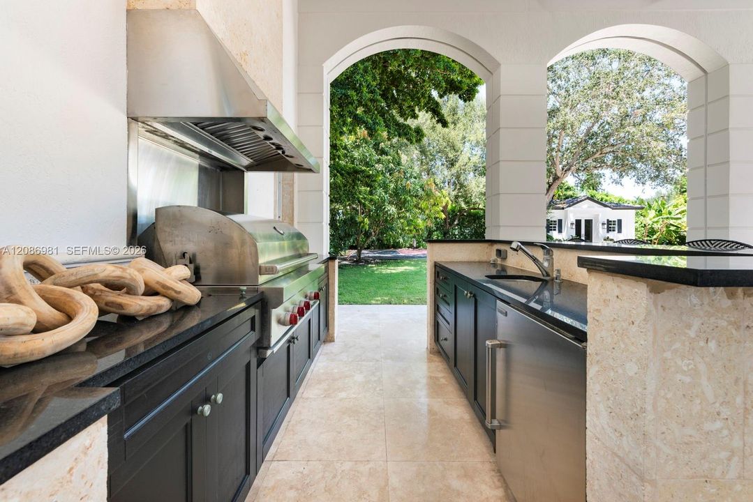 For Sale: $10,875,000 (7 beds, 8 baths, 9545 Square Feet)