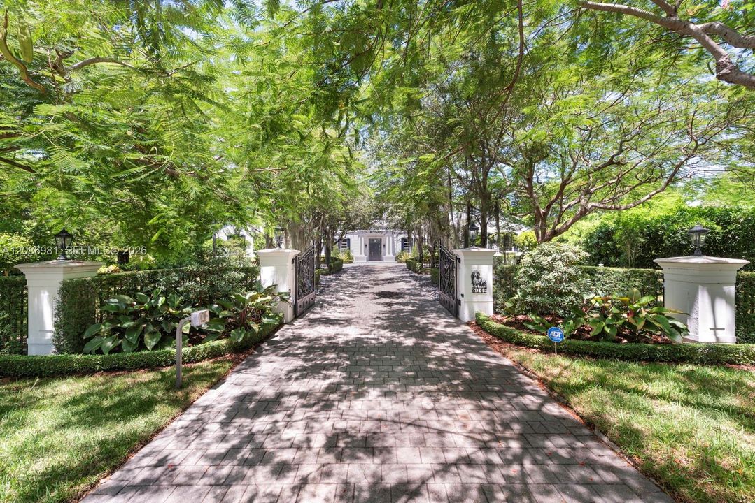 For Sale: $10,875,000 (7 beds, 8 baths, 9545 Square Feet)