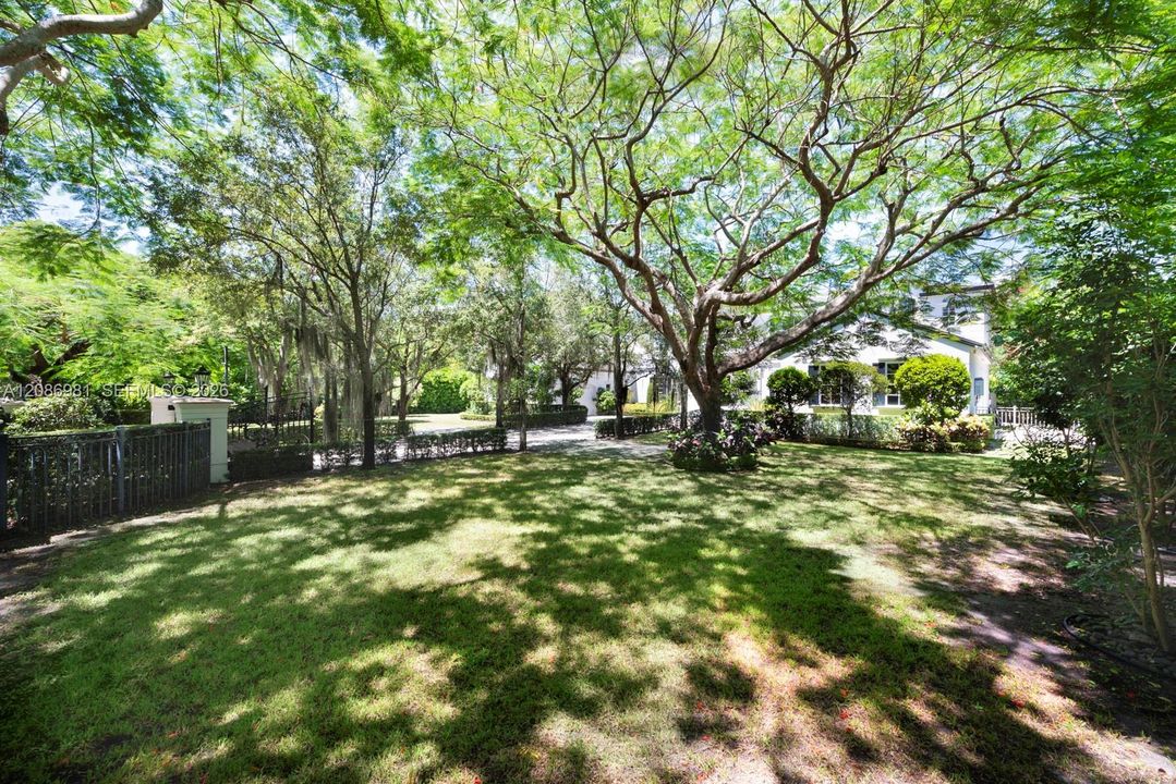 For Sale: $10,875,000 (7 beds, 8 baths, 9545 Square Feet)