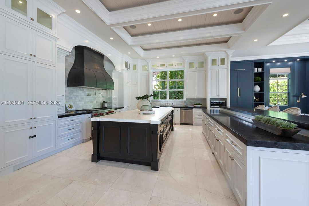 For Sale: $10,875,000 (7 beds, 8 baths, 9545 Square Feet)