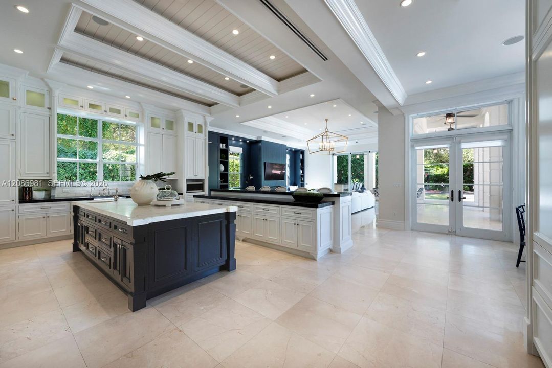 For Sale: $10,875,000 (7 beds, 8 baths, 9545 Square Feet)
