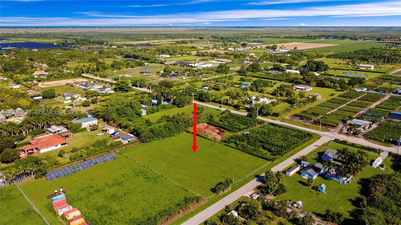 На продажу: $404,999 (1.49 acres)