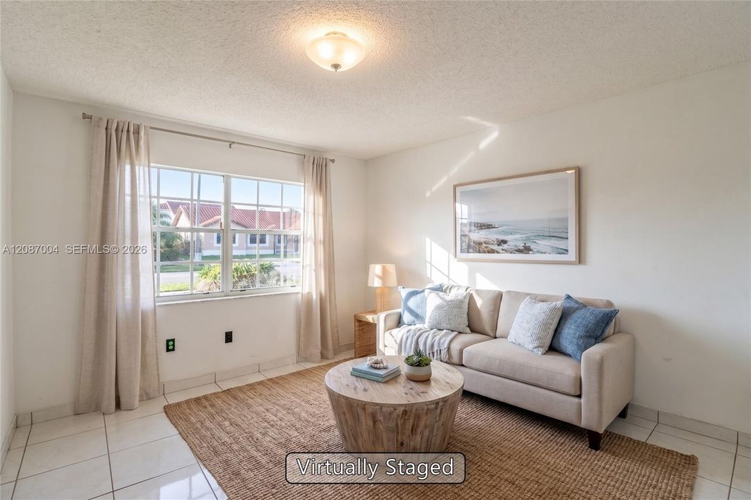 For Sale: $900,000 (5 beds, 3 baths, 2921 Square Feet)