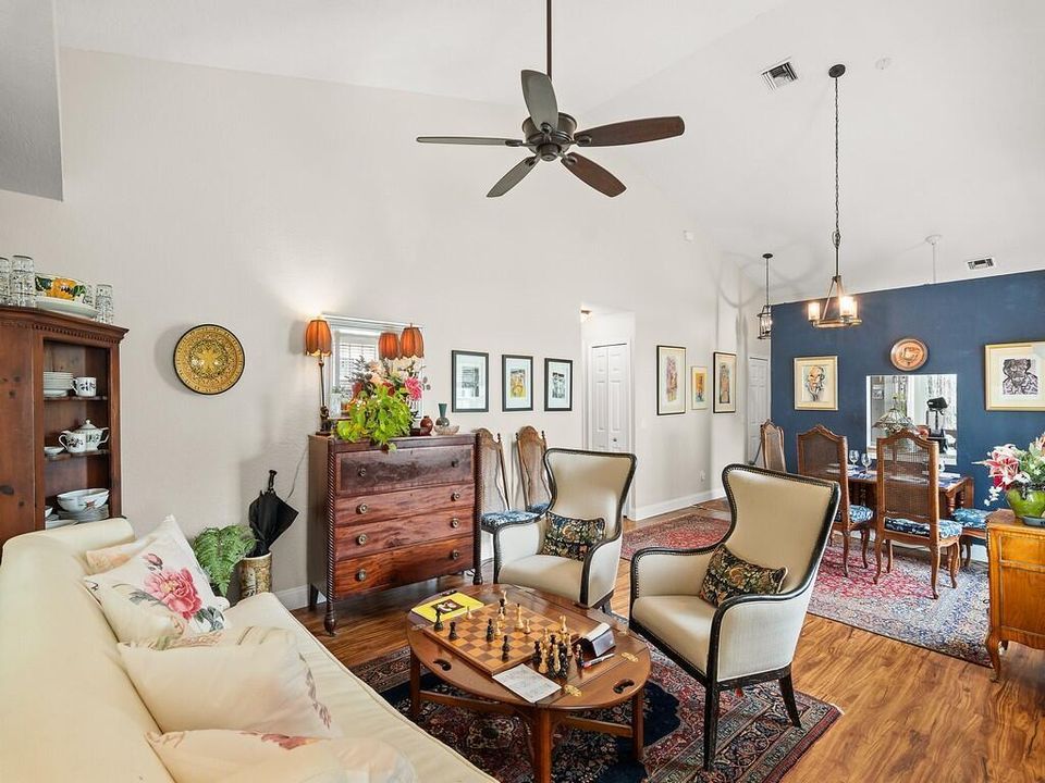 1 GREAT ROOM