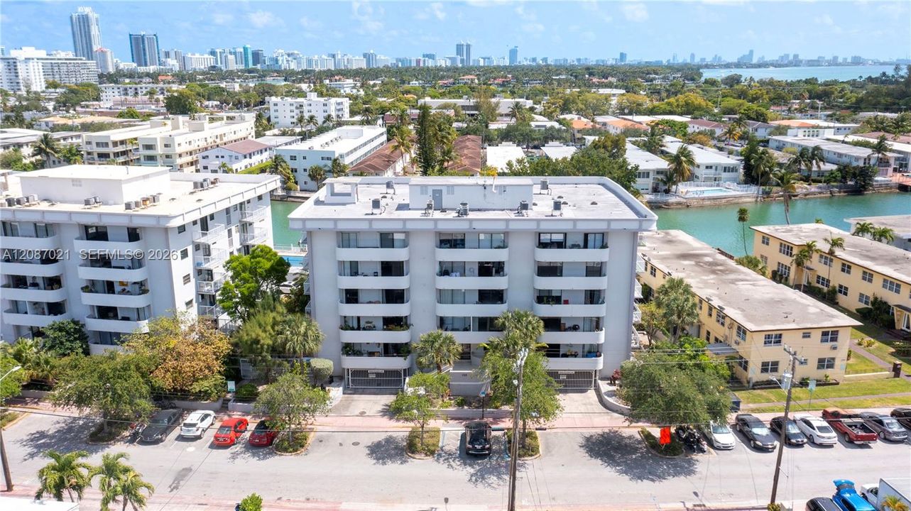 En Venta: $365,000 (2 camas, 2 baños, 1058 Pies cuadrados)