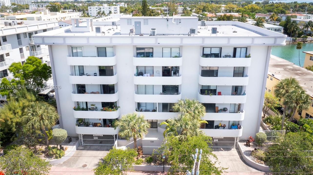 En Venta: $365,000 (2 camas, 2 baños, 1058 Pies cuadrados)