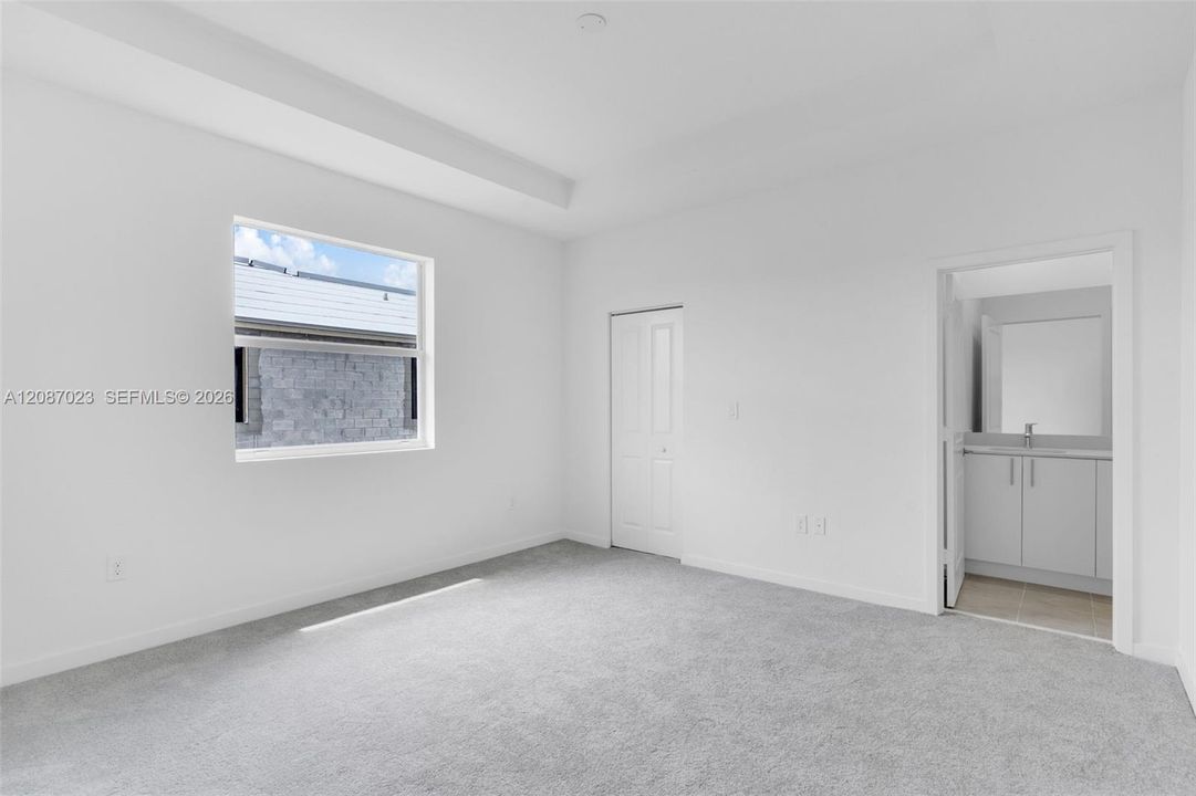 В аренду: $2,899 (4 спален, 3 ванн, 1633 Квадратных фут)