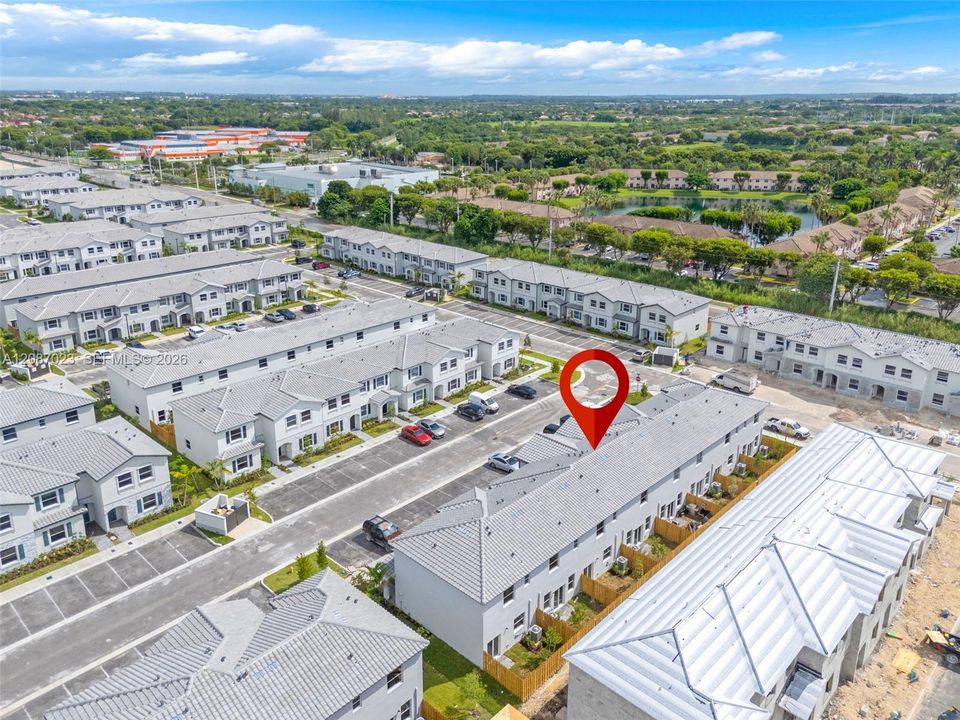 В аренду: $2,899 (4 спален, 3 ванн, 1633 Квадратных фут)