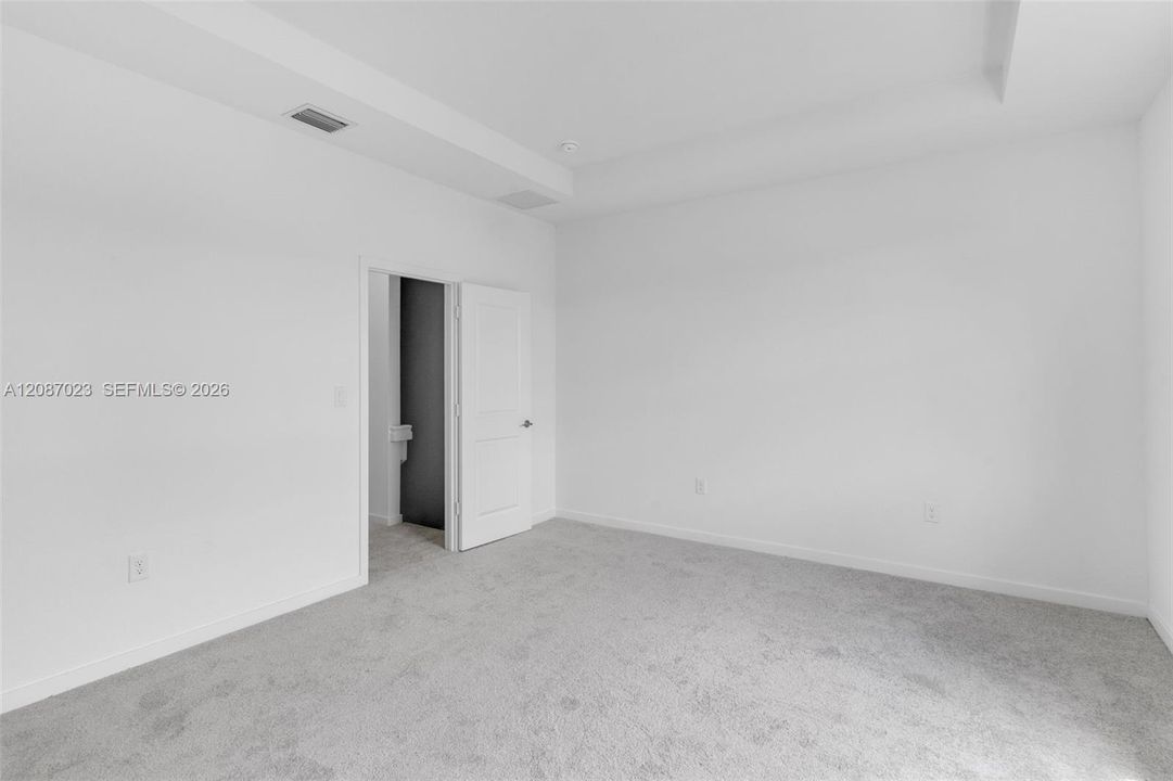 В аренду: $2,899 (4 спален, 3 ванн, 1633 Квадратных фут)
