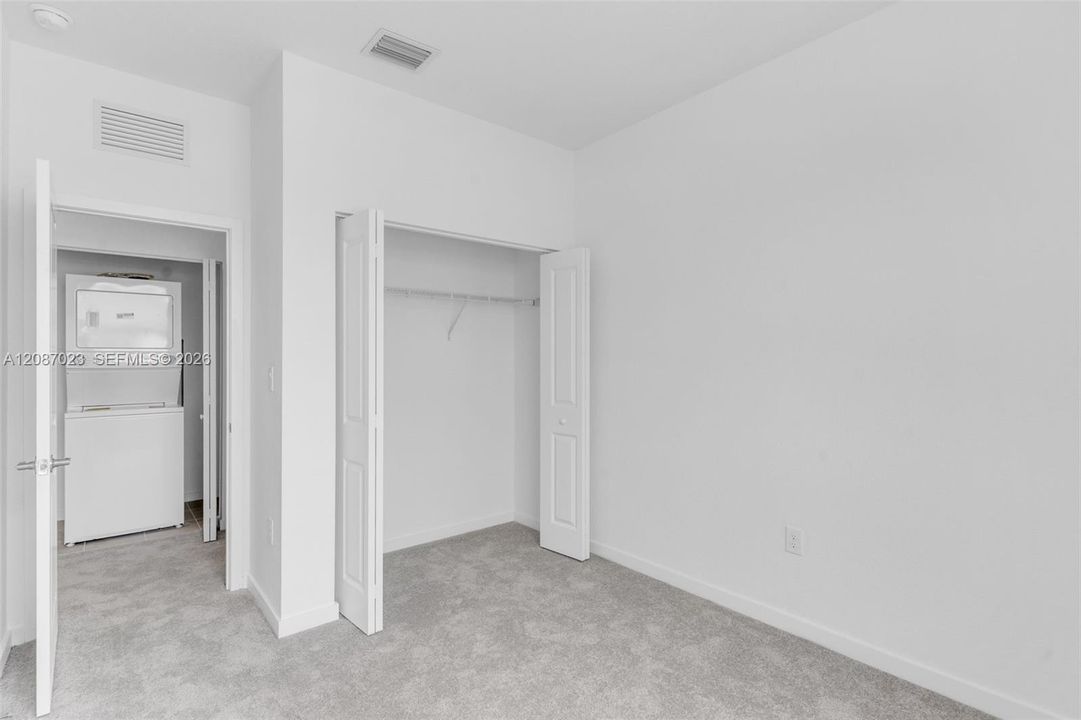 В аренду: $2,899 (4 спален, 3 ванн, 1633 Квадратных фут)