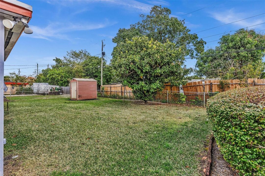 For Sale: $399,000 (3 beds, 1 baths, 1194 Square Feet)