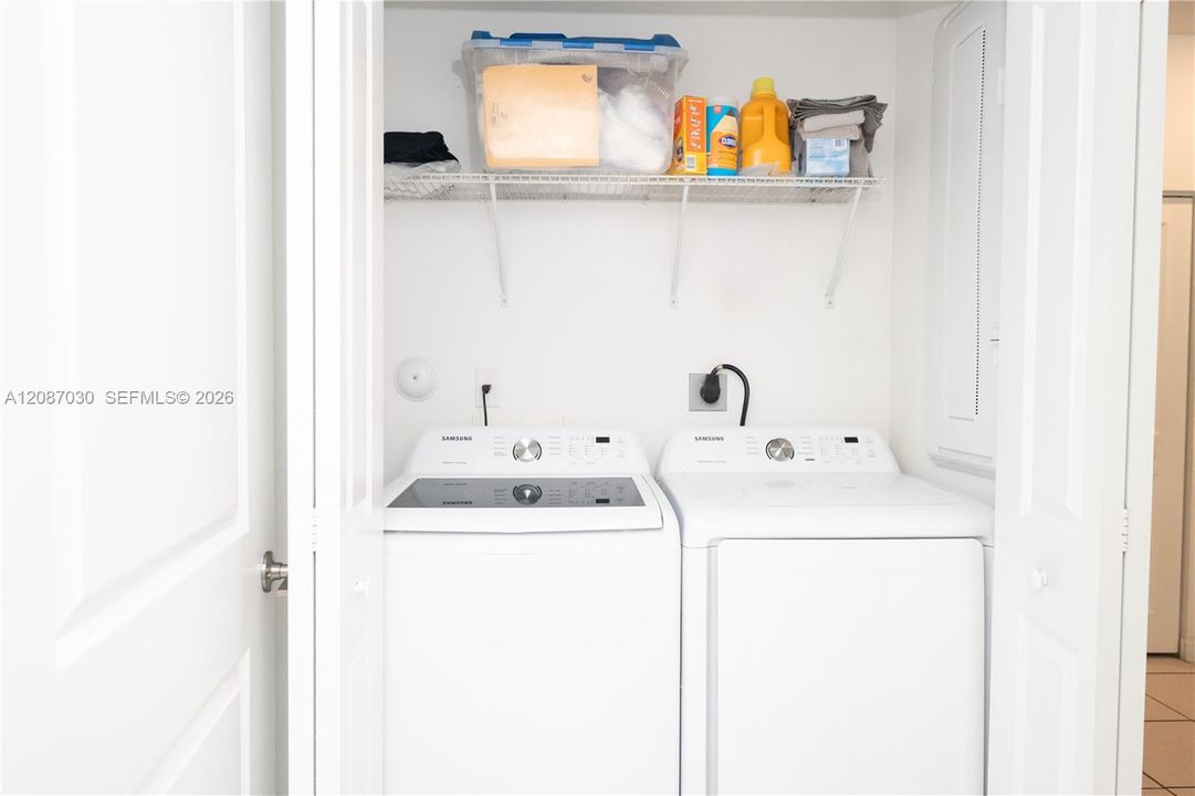 For Rent: $3,200 (4 beds, 2 baths, 1820 Square Feet)