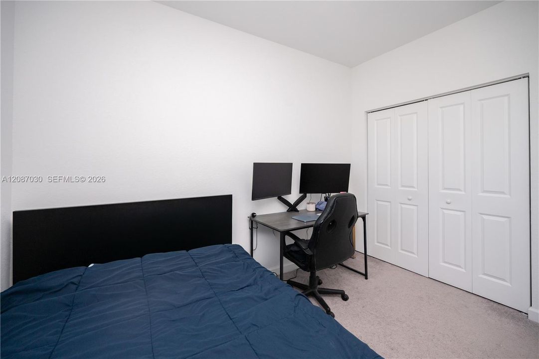 For Rent: $3,200 (4 beds, 2 baths, 1820 Square Feet)
