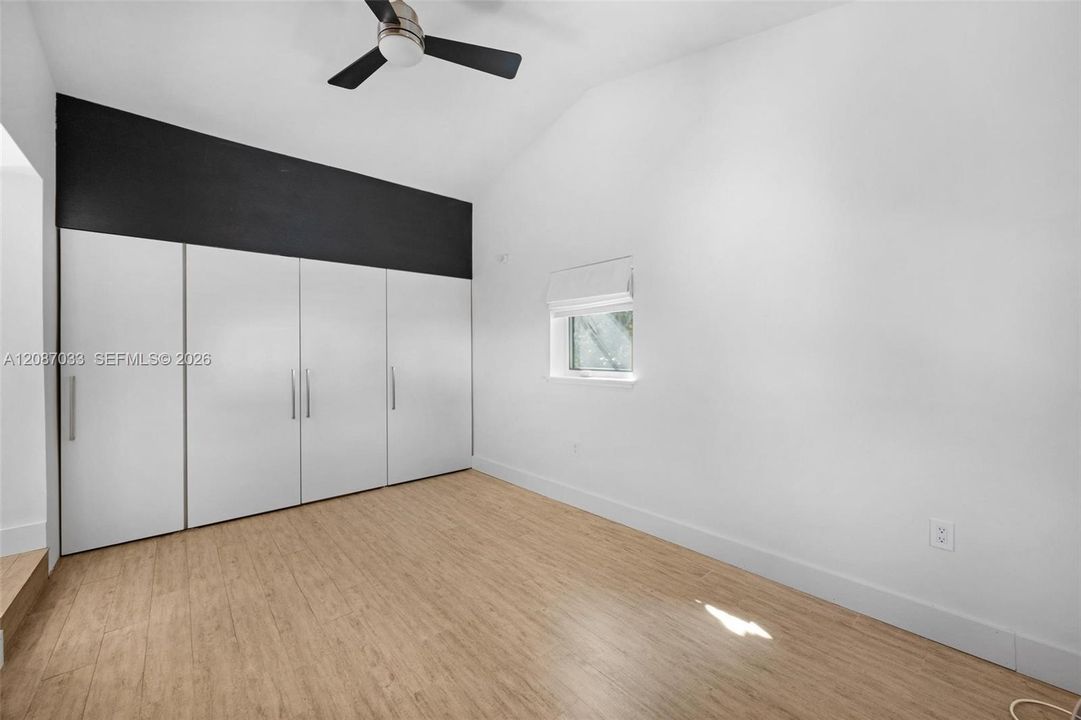 For Rent: $4,800 (3 beds, 2 baths, 1555 Square Feet)