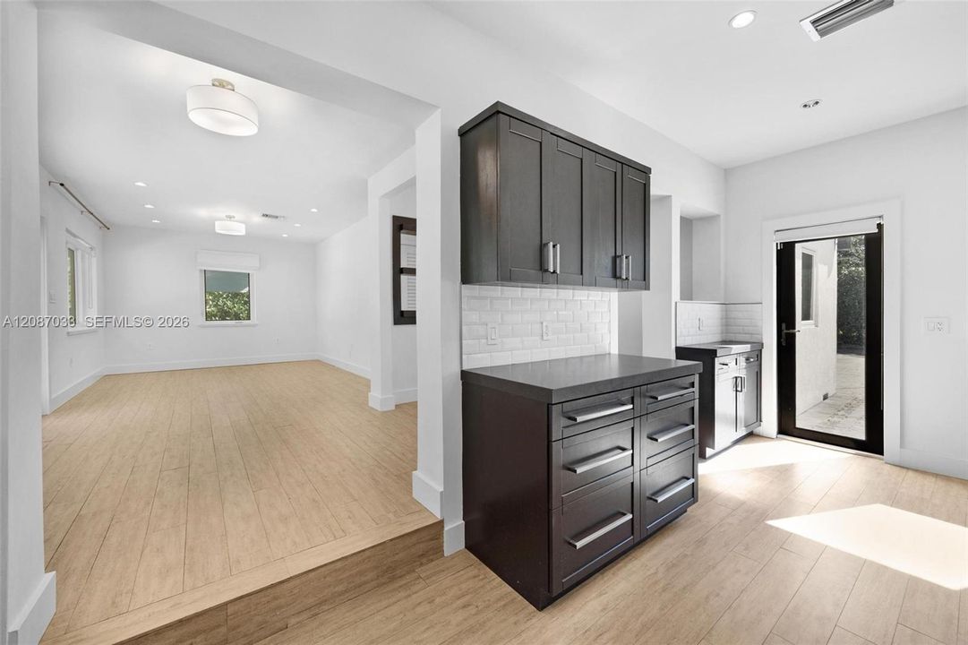 For Rent: $4,800 (3 beds, 2 baths, 1555 Square Feet)
