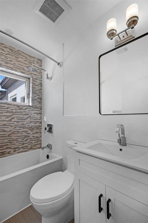 For Rent: $4,800 (3 beds, 2 baths, 1555 Square Feet)