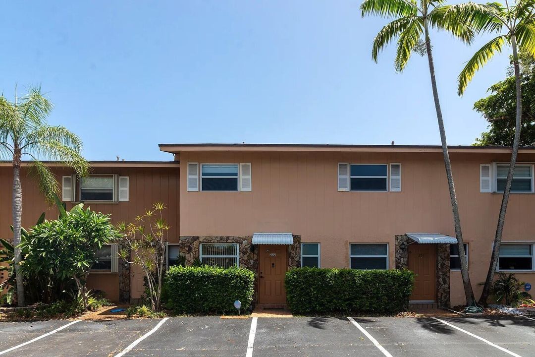 450 SE 7th St #232-Dania Beach-FL-33004-