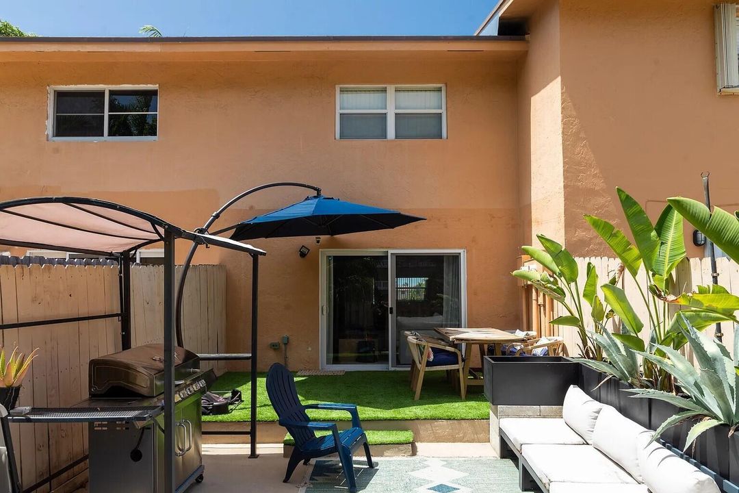 450 SE 7th St #232-Dania Beach-FL-33004-