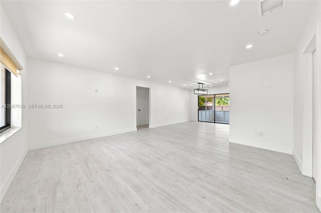 En Venta: $530,000 (3 camas, 2 baños, 1682 Pies cuadrados)