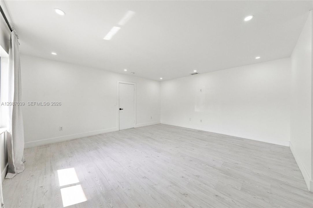 En Venta: $530,000 (3 camas, 2 baños, 1682 Pies cuadrados)
