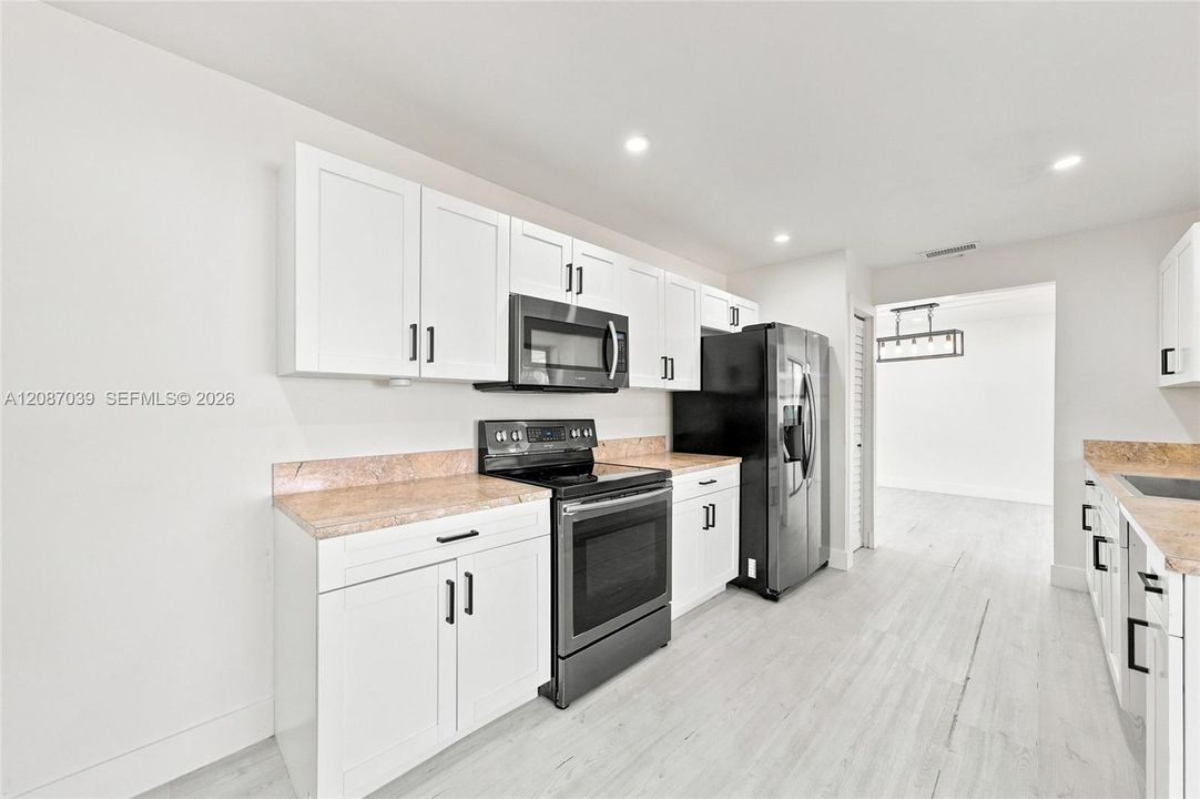 En Venta: $530,000 (3 camas, 2 baños, 1682 Pies cuadrados)