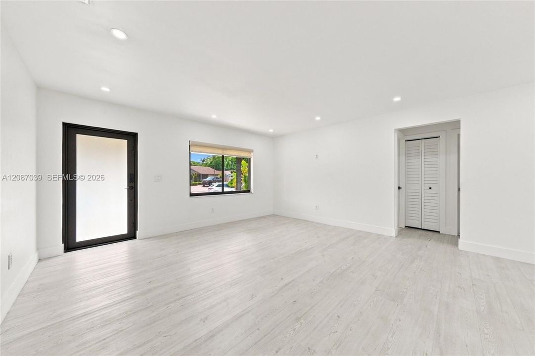En Venta: $530,000 (3 camas, 2 baños, 1682 Pies cuadrados)