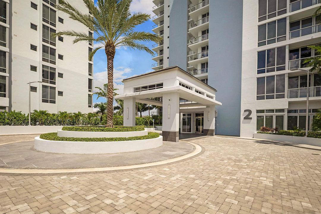 2 Water Club Way, 1604