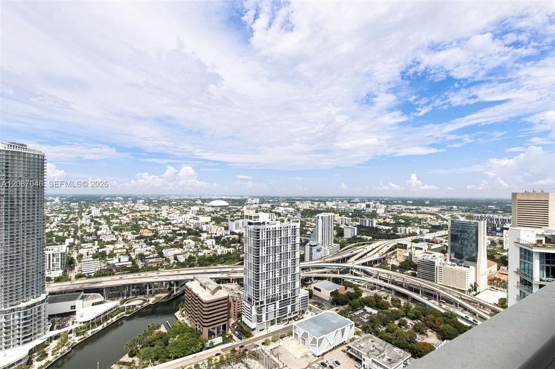 For Rent: $4,175 (2 beds, 2 baths, 930 Square Feet)