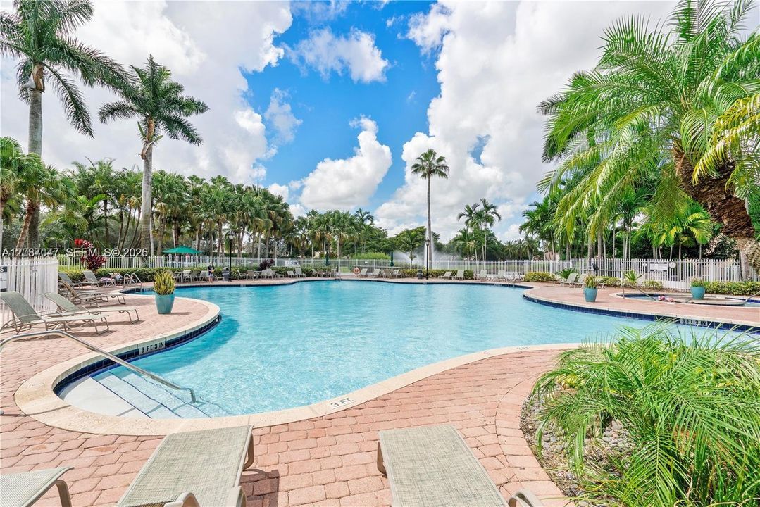 For Rent: $1,600 (1 beds, 1 baths, 2168 Square Feet)