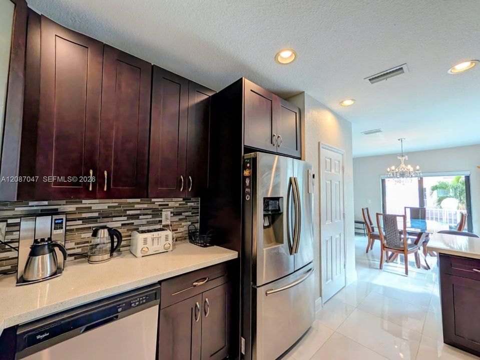 For Rent: $1,600 (1 beds, 1 baths, 2168 Square Feet)