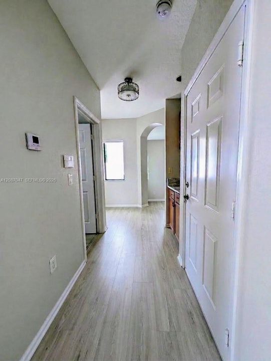 For Rent: $1,600 (1 beds, 1 baths, 2168 Square Feet)