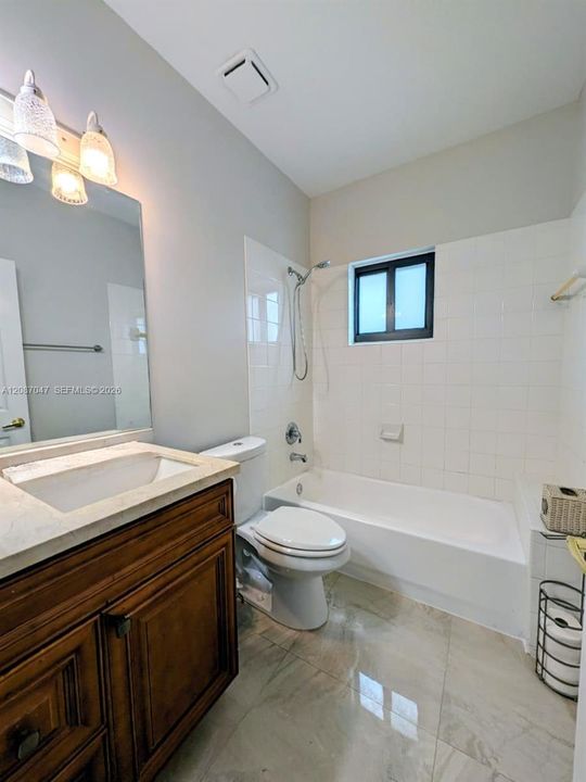 For Rent: $1,600 (1 beds, 1 baths, 2168 Square Feet)