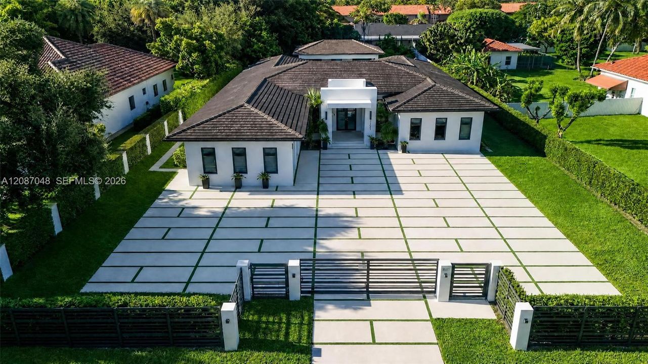 For Sale: $4,395,000 (5 beds, 6 baths, 4163 Square Feet)