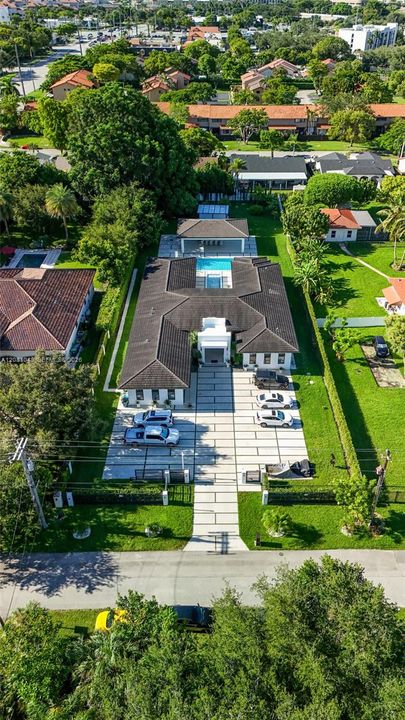 For Sale: $4,395,000 (5 beds, 6 baths, 4163 Square Feet)
