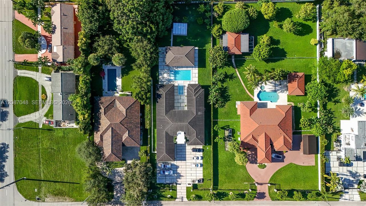 For Sale: $4,395,000 (5 beds, 6 baths, 4163 Square Feet)