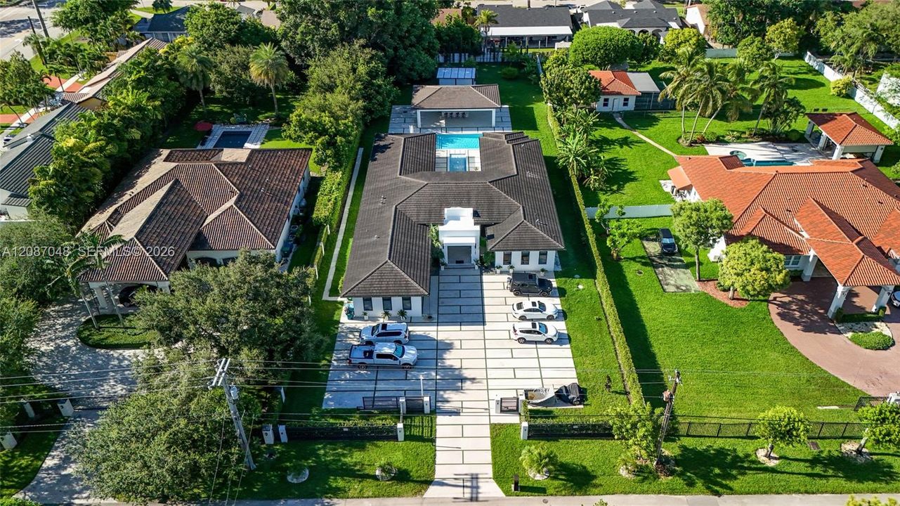 For Sale: $4,395,000 (5 beds, 6 baths, 4163 Square Feet)