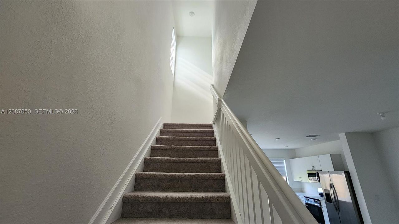 En Venta: $455,000 (3 camas, 3 baños, 1328 Pies cuadrados)