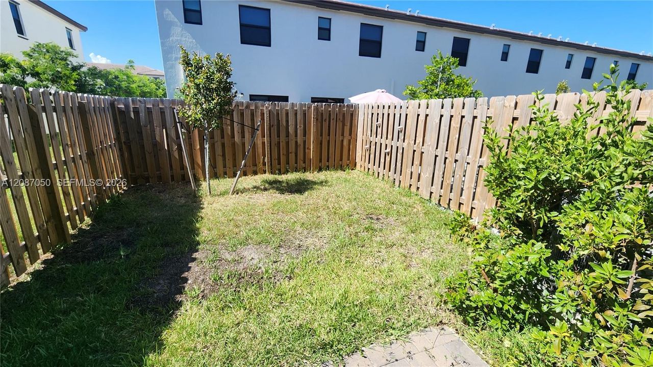 En Venta: $455,000 (3 camas, 3 baños, 1328 Pies cuadrados)