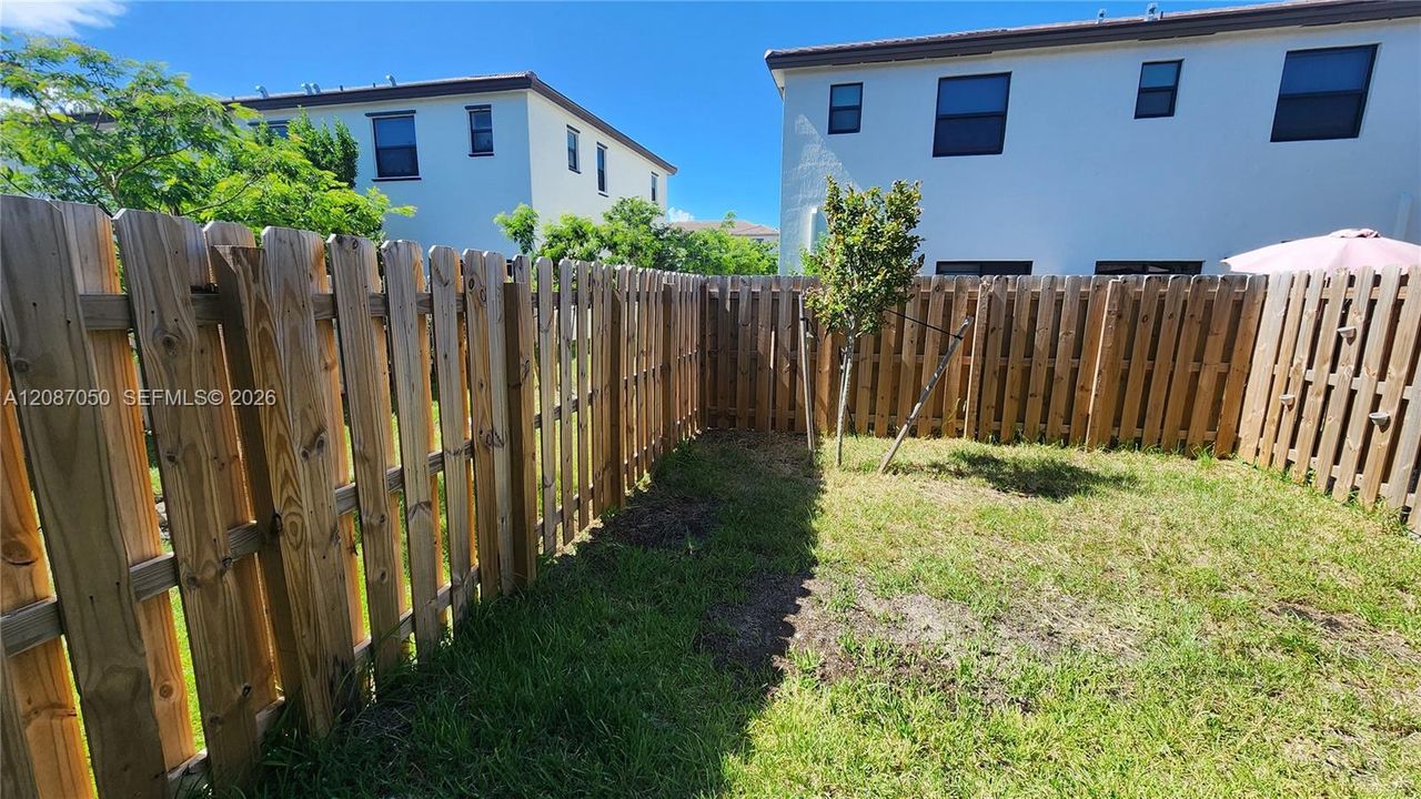 En Venta: $455,000 (3 camas, 3 baños, 1328 Pies cuadrados)
