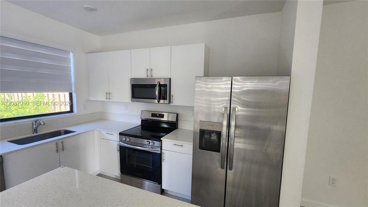 En Venta: $455,000 (3 camas, 3 baños, 1328 Pies cuadrados)