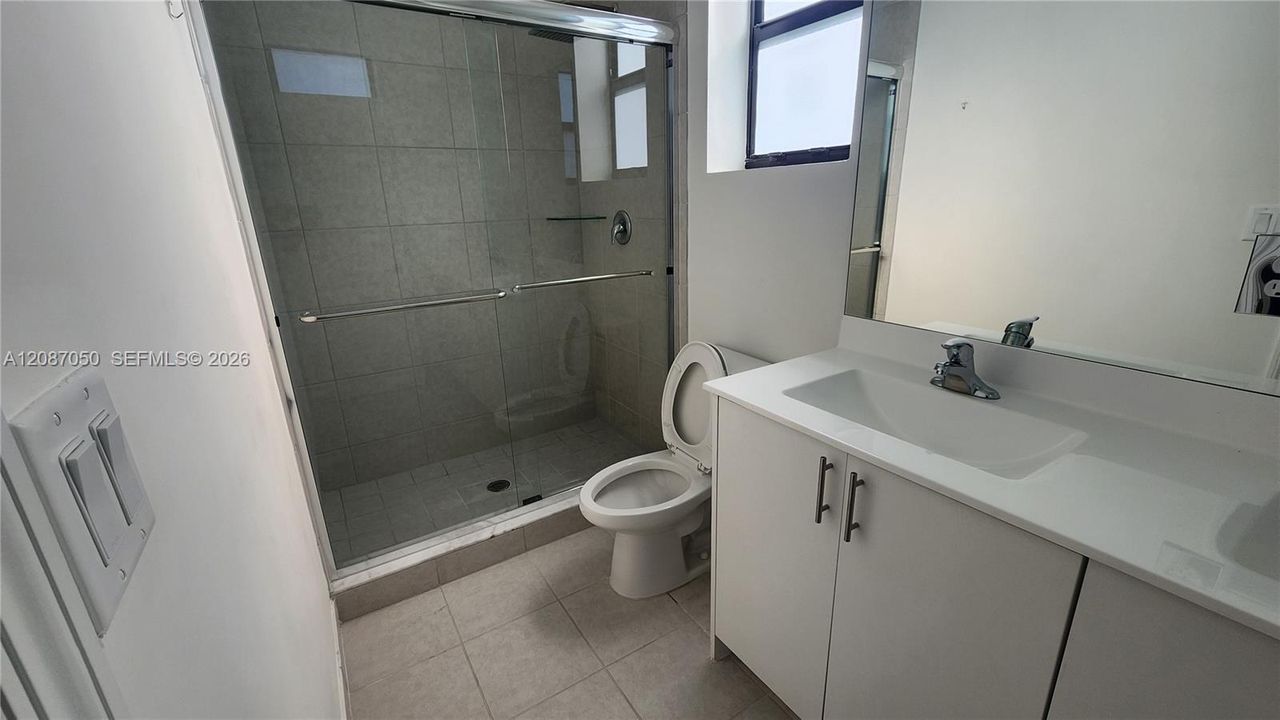 En Venta: $455,000 (3 camas, 3 baños, 1328 Pies cuadrados)