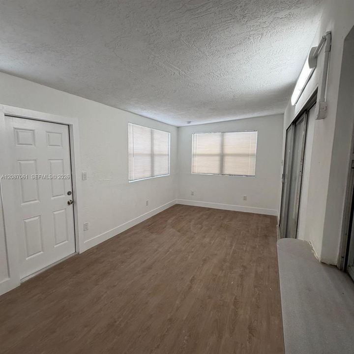 En Renta: $4,350 (5 camas, 2 baños, 1876 Pies cuadrados)
