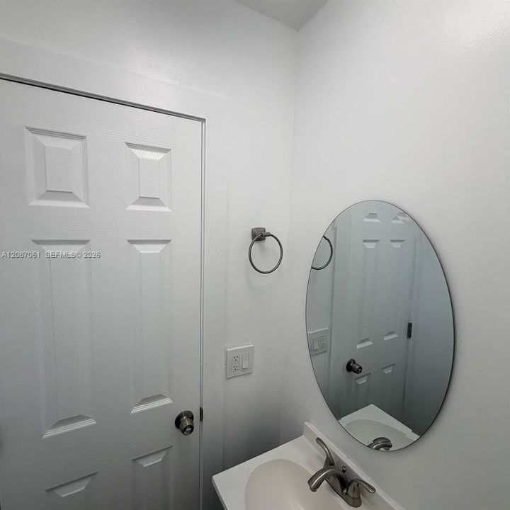 En Renta: $4,350 (5 camas, 2 baños, 1876 Pies cuadrados)