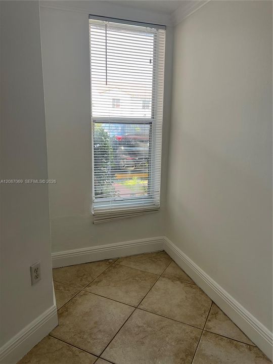 For Rent: $2,500 (2 beds, 2 baths, 1130 Square Feet)
