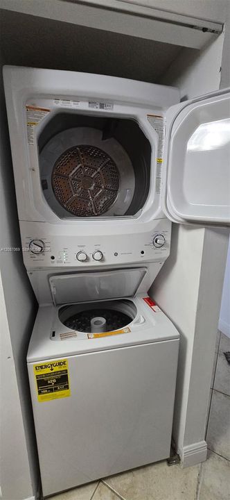 For Rent: $2,500 (2 beds, 2 baths, 1130 Square Feet)
