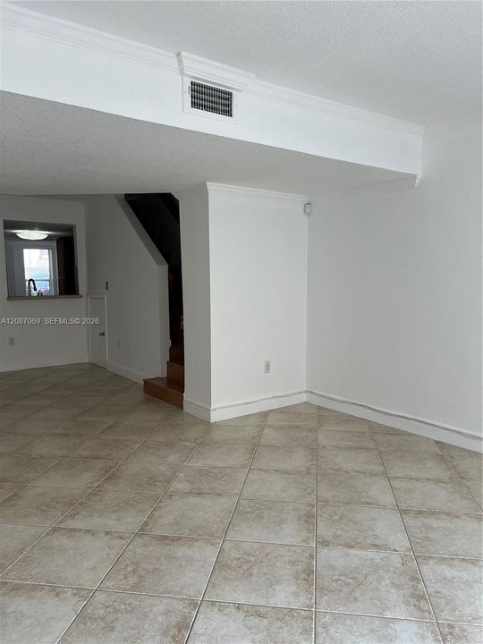 For Rent: $2,500 (2 beds, 2 baths, 1130 Square Feet)