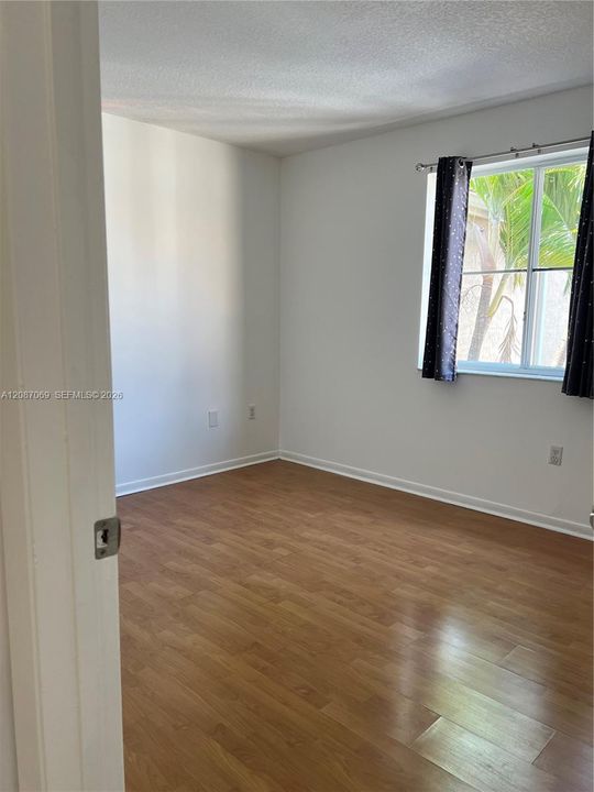 For Rent: $2,500 (2 beds, 2 baths, 1130 Square Feet)