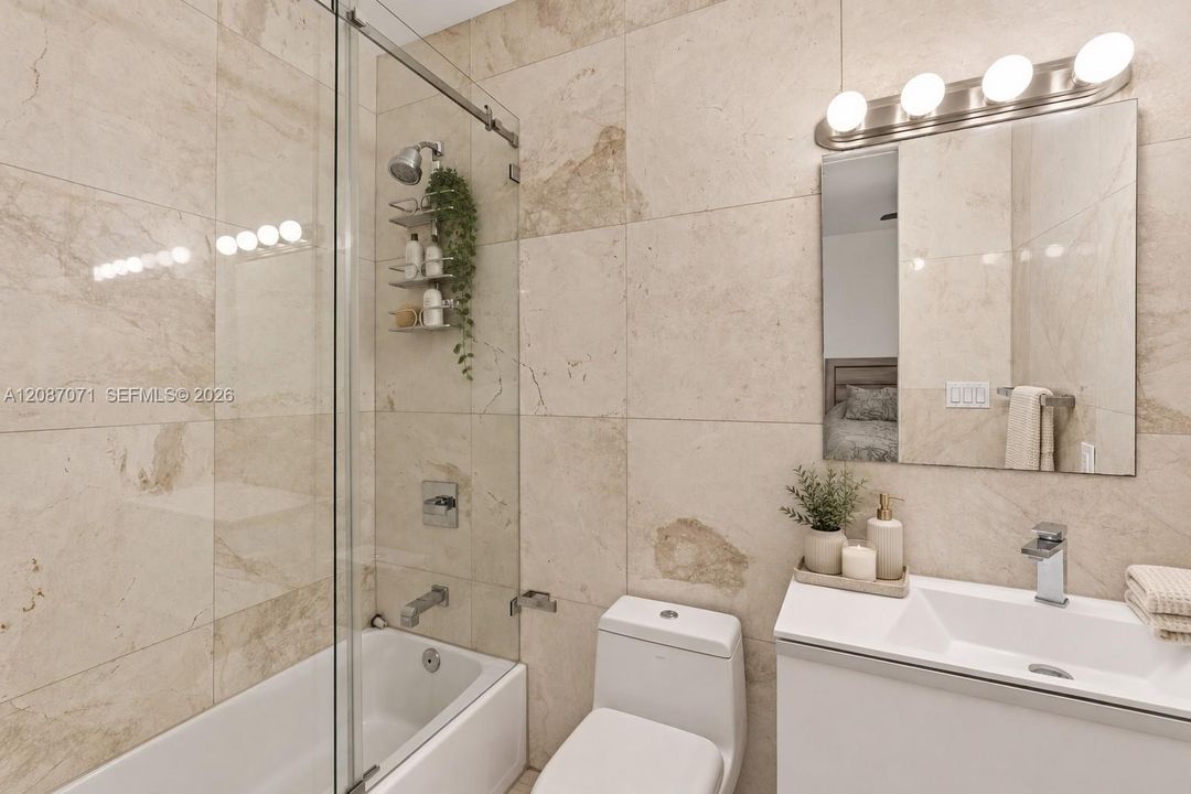En Venta: $1,145,000 (3 camas, 3 baños, 2108 Pies cuadrados)