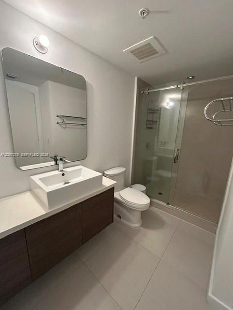 For Rent: $3,500 (2 beds, 2 baths, 940 Square Feet)